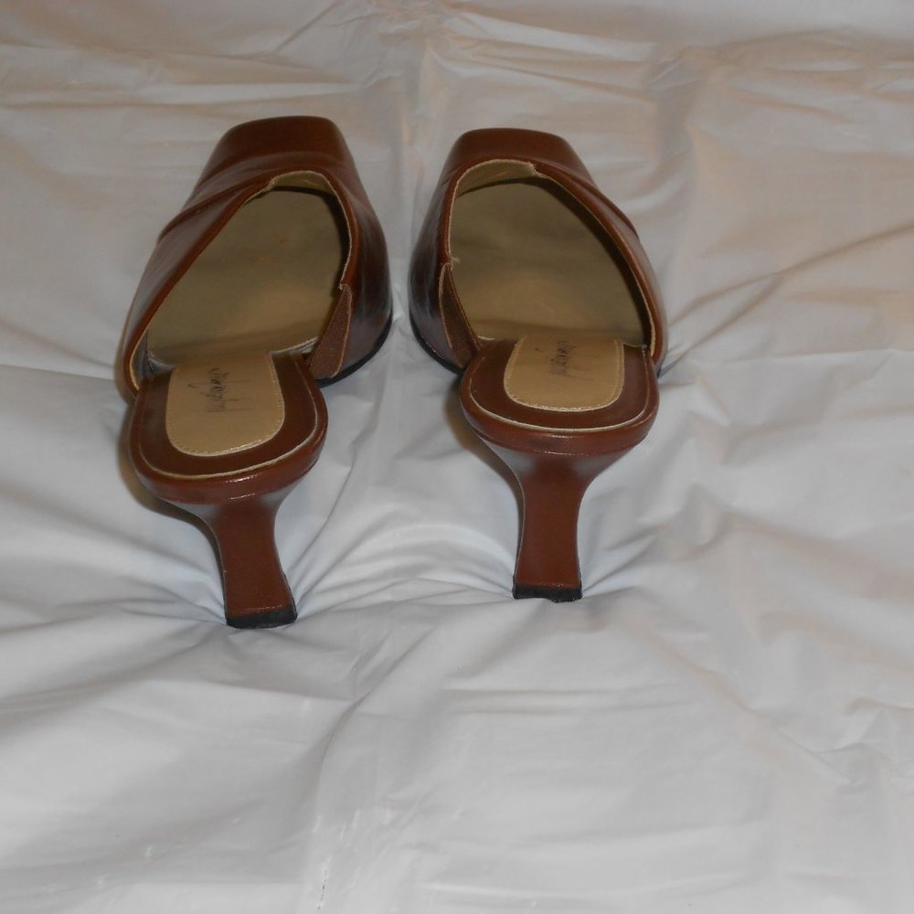 Jacqueline Ferrar Mules Size 7.5M - Picture 2 of 4